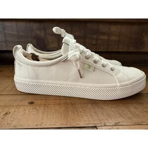 Cariuma Shoes Women's SZ 9 White Canvas Lace Up Sustainable Sneakers OCA Low Top